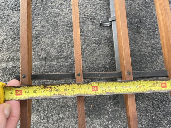 Image 1 of Appendiabiti scandinavo vintage in legno di teak e metallo degli anni '50