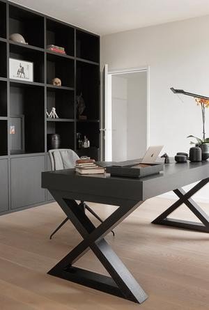 Bureau - Chêne noir avec abattant / trappe en cuir (noir)