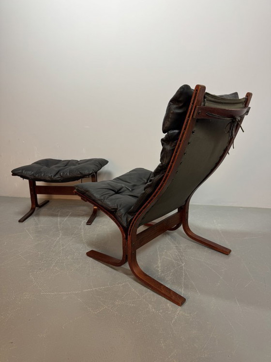 Image 1 of Mid-Century Scandinavian Design Leather Siesta Lounge Chair and Ottoman Designed by Ingmar Relling, Norway 1970s.