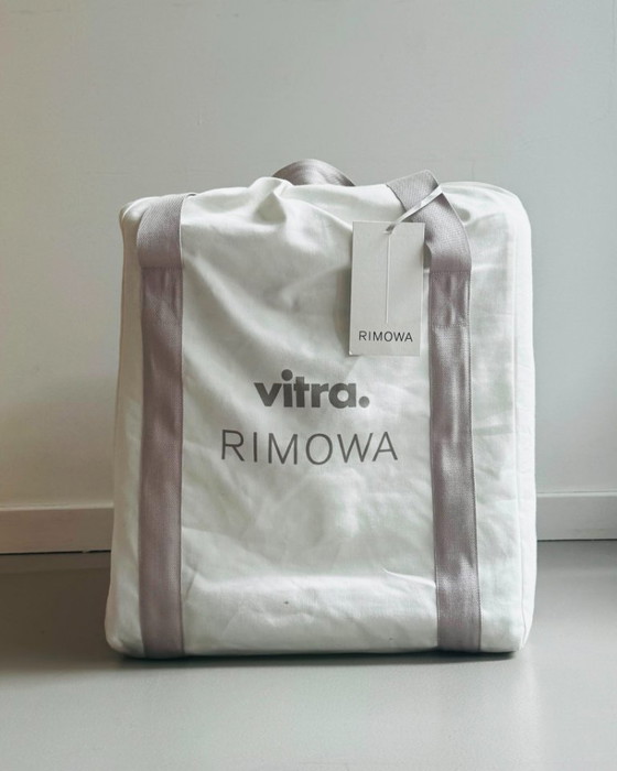 Tabouret en aluminium - Rimowa X Vitra (2025) (photo 12 of 13)