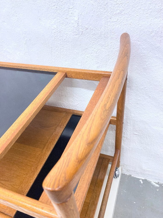 Image 1 of Dyrlund serveerwagen van eikenhout en resopal, Deens design uit de jaren 60/70.