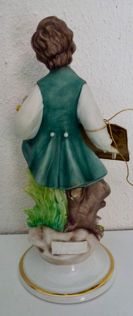 Image 1 of 2x Vintage Capodimonte figurines, hand-painted.