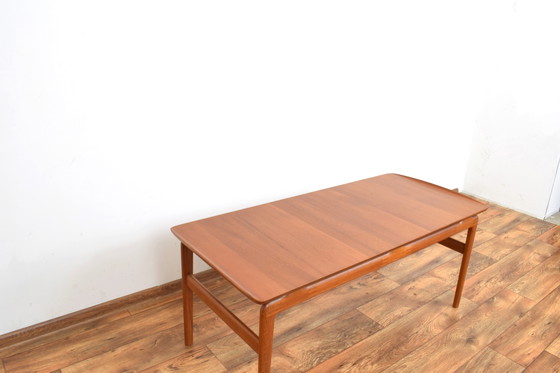 Image 1 of Table basse en teck modèle 640 par Peter Hvidt & Orla Mølgaard-Nielsen pour France & Søn / France & Daverkosen, années 1950.