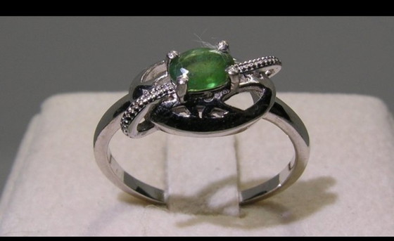 Image 1 of Green emerald ring