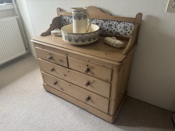 Antike Kiefernkommode mit Spritzschutz, Kommoden, Holz, Braun (Foto 5 von 5)
