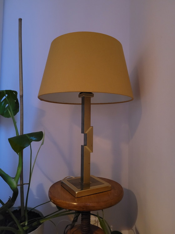 Image 1 of Lampada da tavolo vintage a forma di grattacielo.