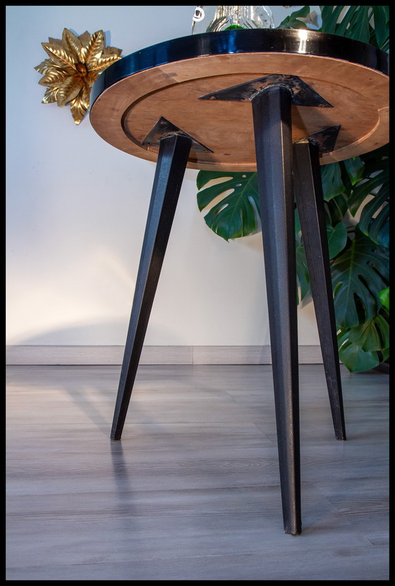 Image 1 of Guéridon Tripode Année 50, Table d'Appoint, Bois et Métal Gainé