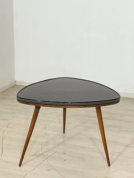 Image 1 of Beautiful vintage coffee table / living room table / kidney-shaped table / side table, mid-century style.
