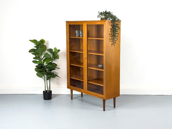 Image 1 of Mobiletto in teak con ante in vetro di WK Möbel, anni '70