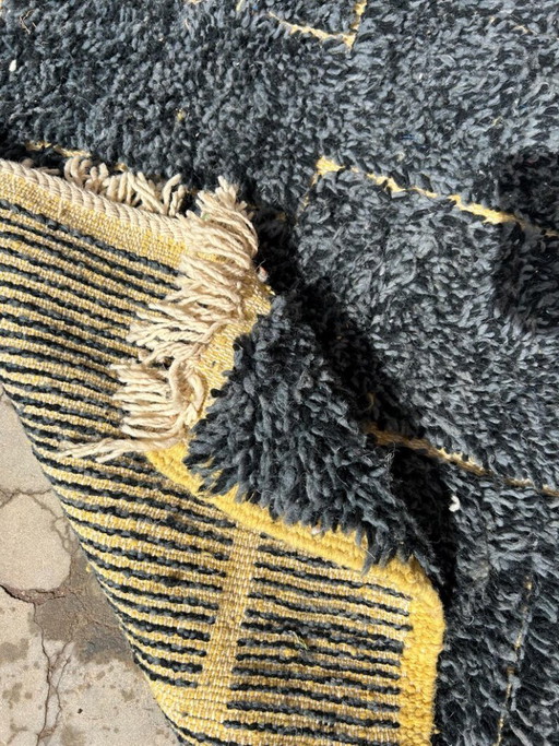 Marokkanischer Wollteppich 250 cm x 150 cm