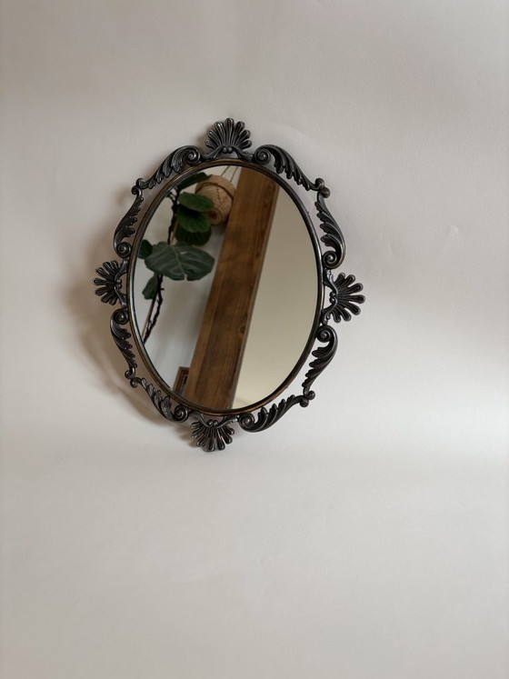 Image 1 of Specchio ovale vintage con cornice in ottone