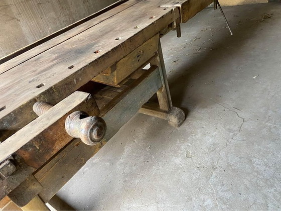 Banco de carpintero antiguo con cajón y estante, década de 1860 – Escritorios (photo 3 of 4)