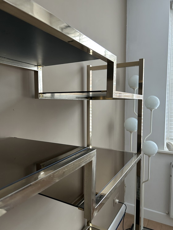 Image 1 of 20e-eeuwse Italiaanse etagèreplanken van messing en rookglas, jaren 70