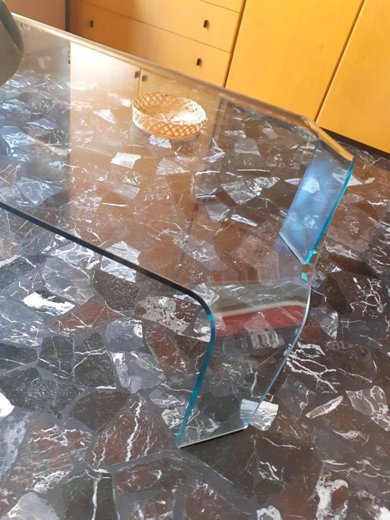 Image 1 of FIAM Italia – Table basse originale en verre courbé, logo gravé, design vintage des années 1980
