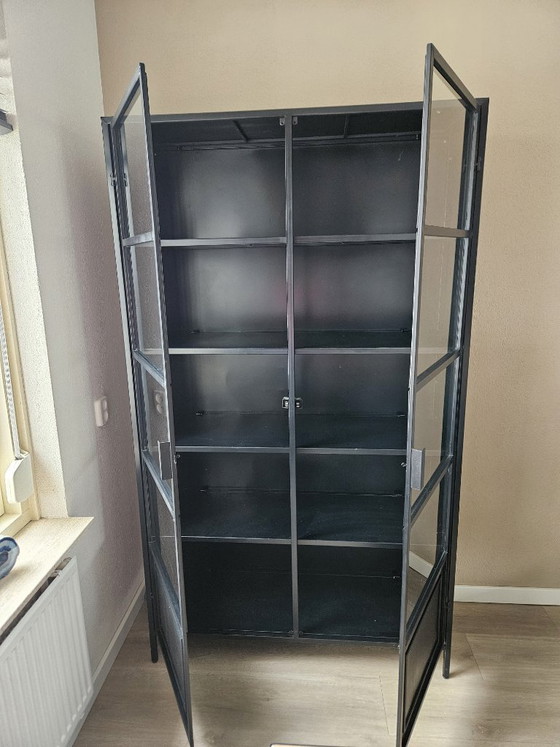 Image 1 of Kast 