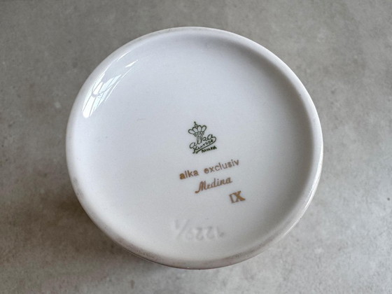 1x Vintage White Porcelain and Gold Alkana Bavaria Medina Vase – Alka Kunst (photo 5 of 6)