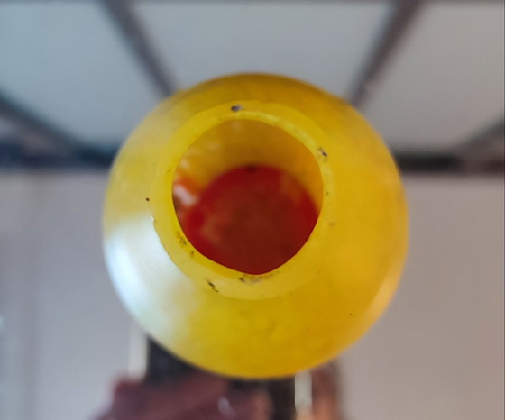 Image 1 of Vase forme galbée en pâte de verre 
