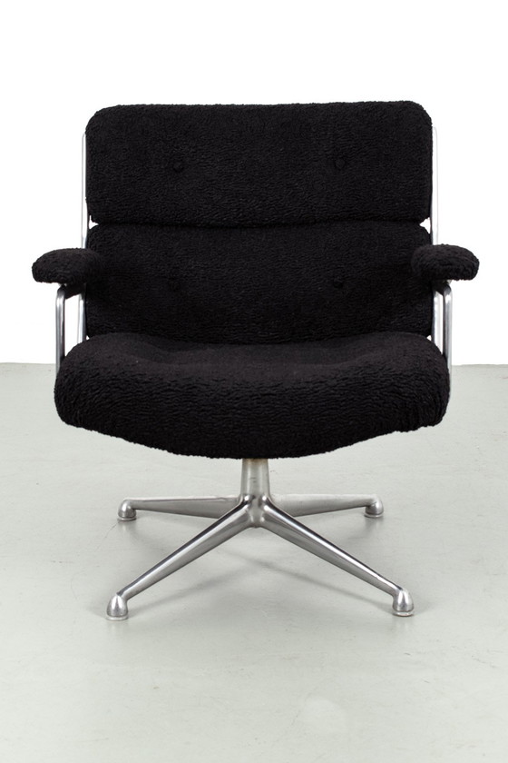 Image 1 of Fauteuil de hall vintage Eames Time Life