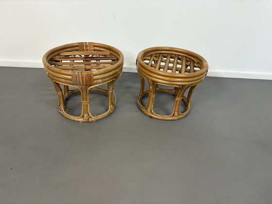 Image 1 of Set van 4 vintage rotan en bamboe krukjes uit de jaren 70.