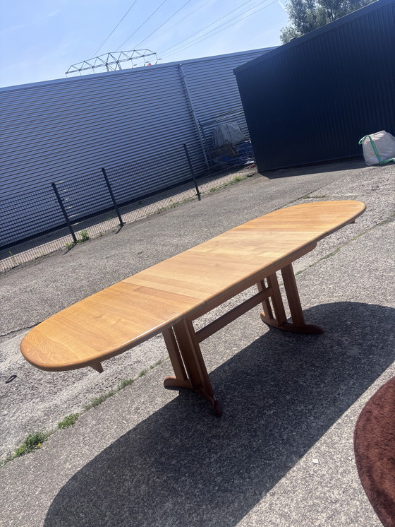 Image 1 of Vintage oak dining table extendable solid
