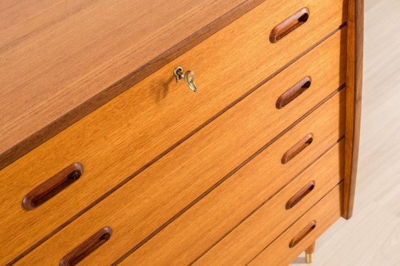 Image 1 of Cassettiera scandinava in teak, anni '60, stile Mid-Century Modern.
