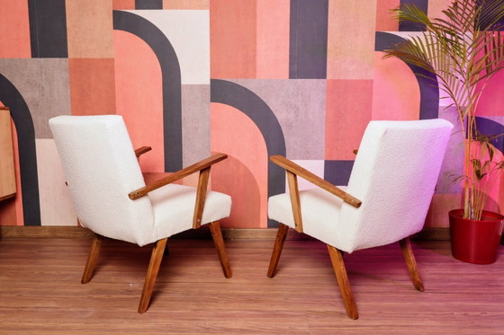 Image 1 of Poltrona vintage beige bouclé in legno di noce 1960