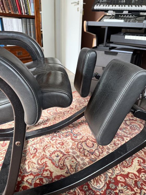 Stokke Vintage Leren Ergonomische Stoel Design Peter Opsvik – Fauteuils, Wood, Leather (photo 5 of 6)