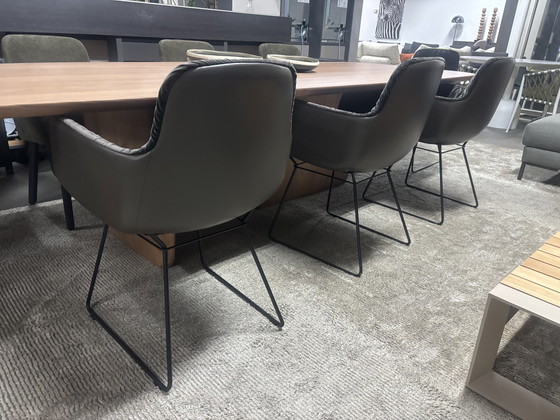 Image 1 of Freifrau Leya bracciolo alto in pelle abbinata tessuto taupe velluto 6 pezzi disponibili