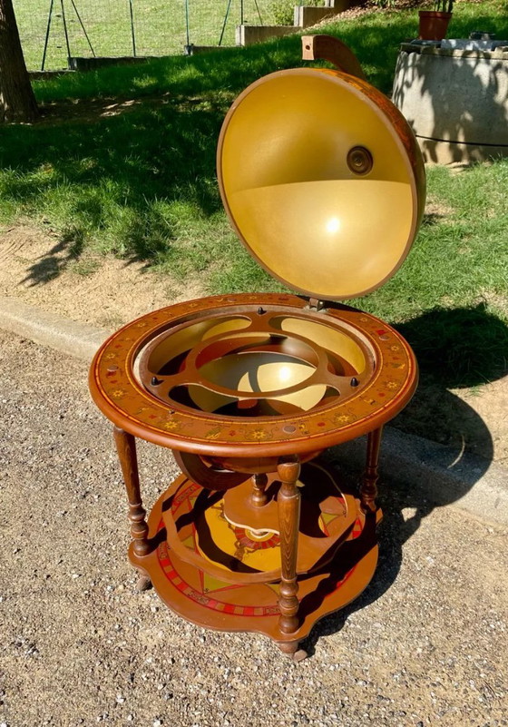 Image 1 of Bar a forma di globo su ruote degli anni '60