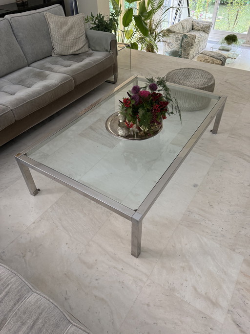 Couchtisch aus Glas mit Metallgestell