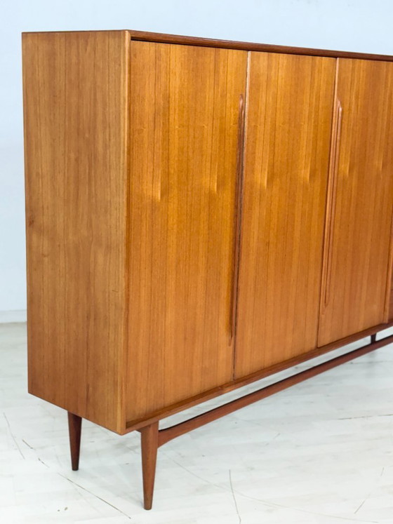 Aparador alto de teca de mediados de siglo, de la década de 1960 – Mueble para salón – Aparador (photo 10 of 20)