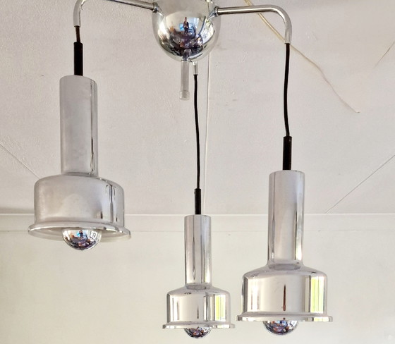 Image 1 of vintage hanglamp met 3 chroom kappen Deens design