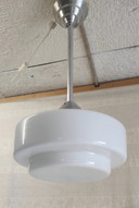 Lámpara colgante Art Déco con globo opalino XL - mediados del siglo XX