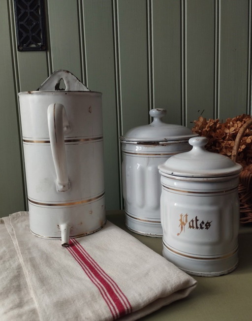 Antiker, weiß emaillierter Einlauftopf/Brunnen aus Blech mit Goldrand