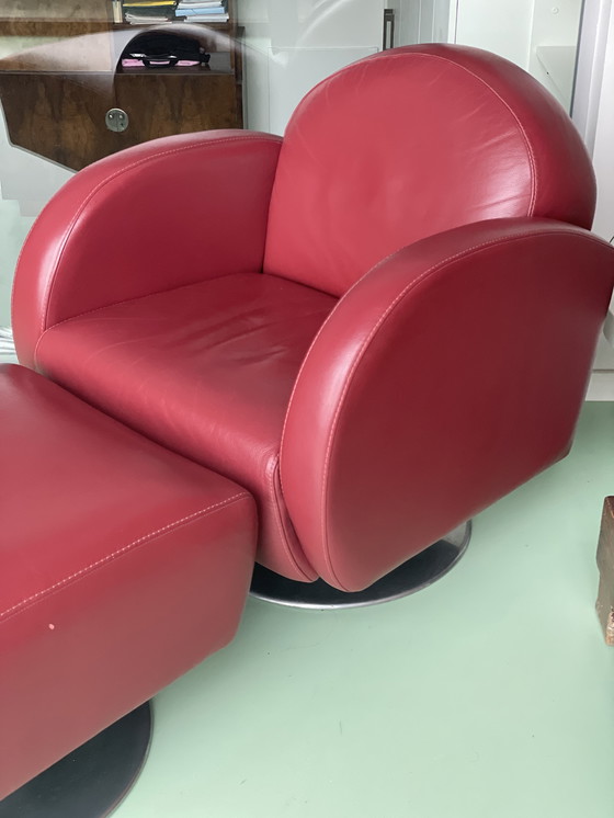 Image 1 of Fauteuil lounge design avec repose-pieds – Design européen haut de gamme, vers 1995-2005 (Leolux Class)