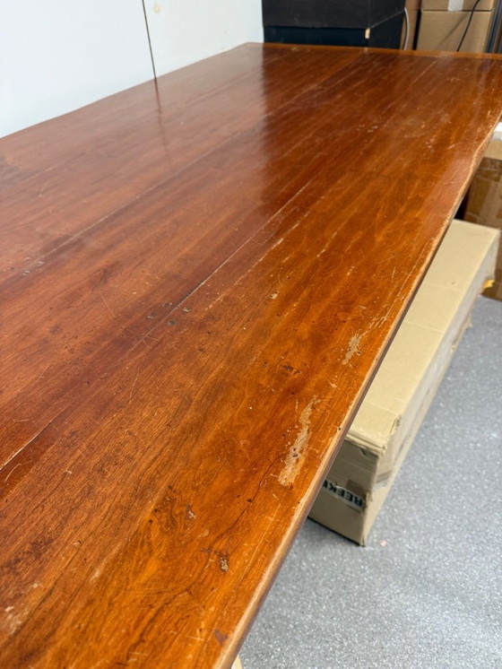 Image 1 of Table de salle à manger en noyer 6-8 personnes