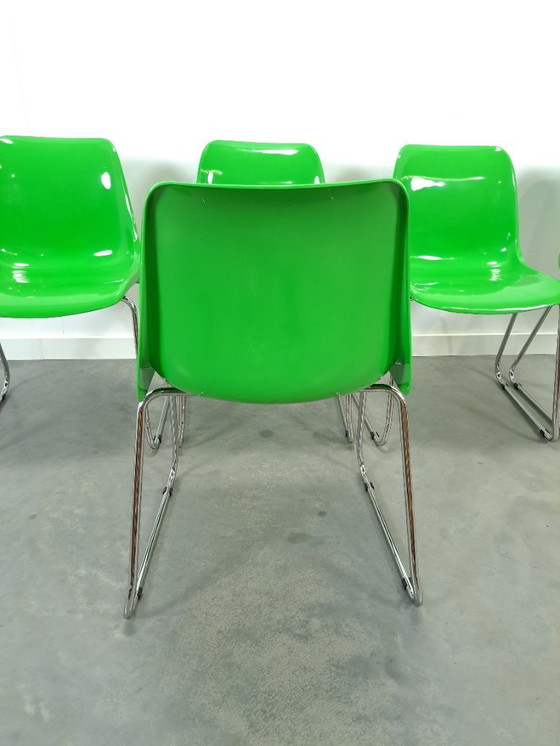 Image 1 of Set groene kunststof chromen buisframe stoelen Helmut Starke Zweden