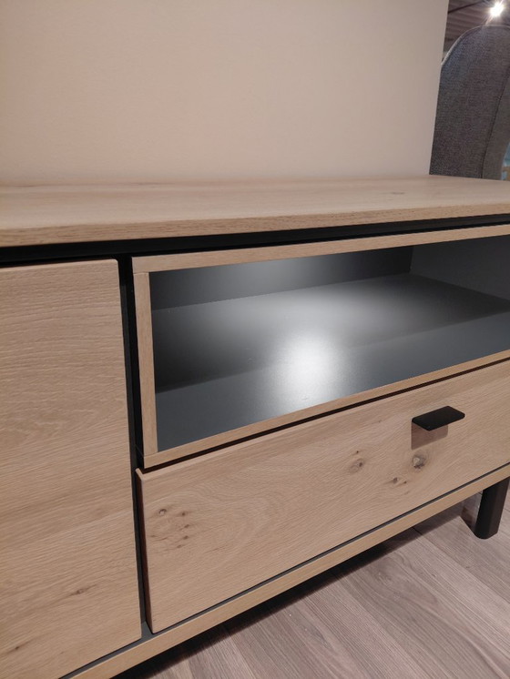 Image 1 of Mesa baja Livada de Henders & Hazel