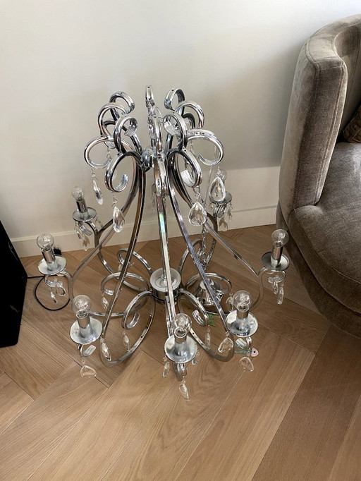 Kroonluchter met parels van glas. Alleen ophalen