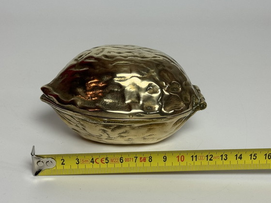 Image 1 of Schiaccianoci decorativo in ottone a forma di noce, design di metà secolo, anni '70