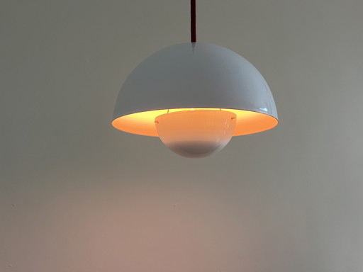 Verner Panton flowerpot - Louis Poulsen - Danish design lamp - VP1