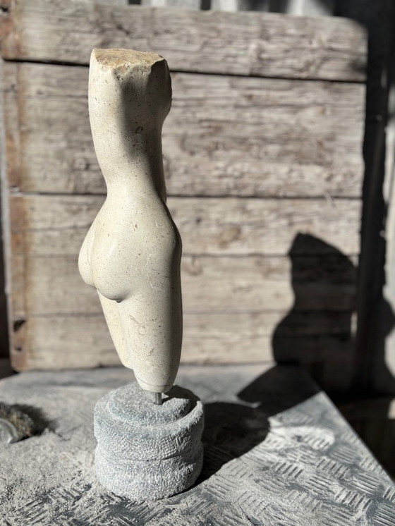 Image 1 of Beautiful marble statue on a pedestal, total height 52 cm