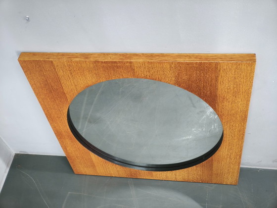 Specchio quadrato vintage ceco in impiallacciatura di rovere con vetro circolare, anni '70 – Legno (photo 3 of 10)