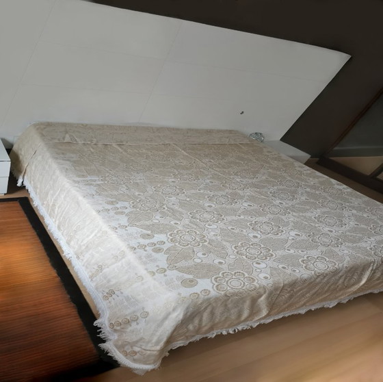 Image 1 of Copriletto o plaid in seta color champagne antico