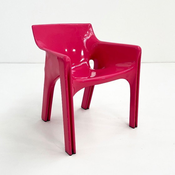 Image 1 of Butaca Gaudí rosa de Vico Magistretti para Artemide, 1984