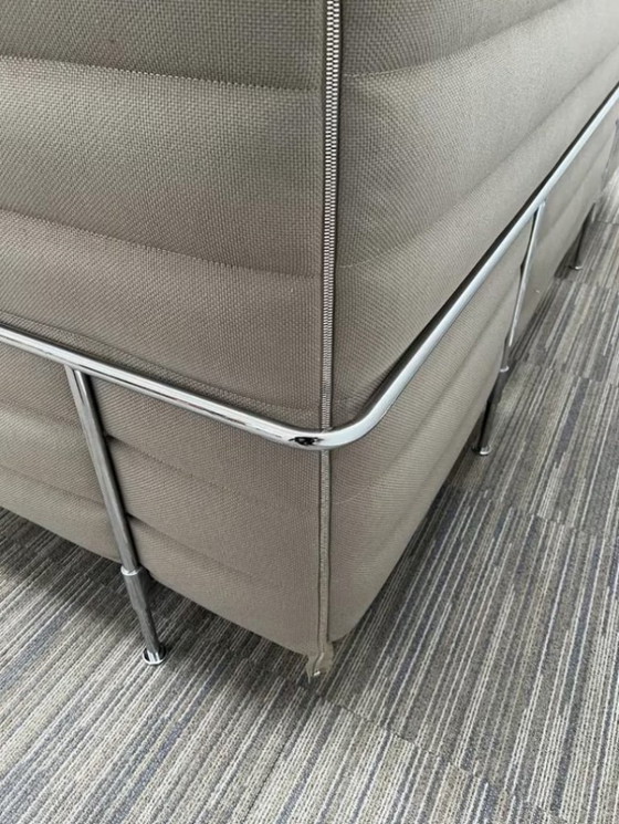 Image 1 of Cabina Vitra Alcove con respaldo alto