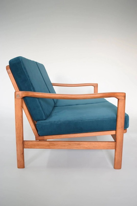 Image 1 of 2-seater BZ sofa bed in blue velvet