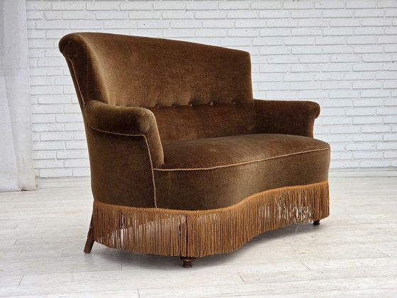 Image 1 of Deense tweezitsbank uit de jaren 60, origineel groen meubelvelours.