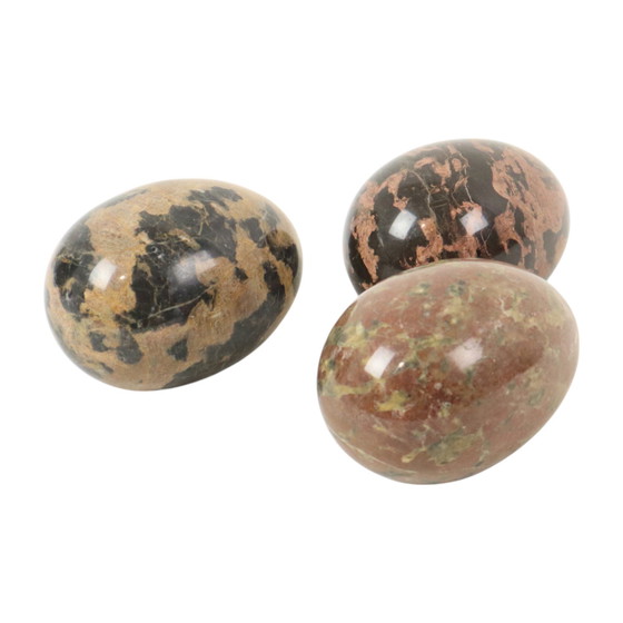 Image 1 of 3 uova grandi in marmo massiccio