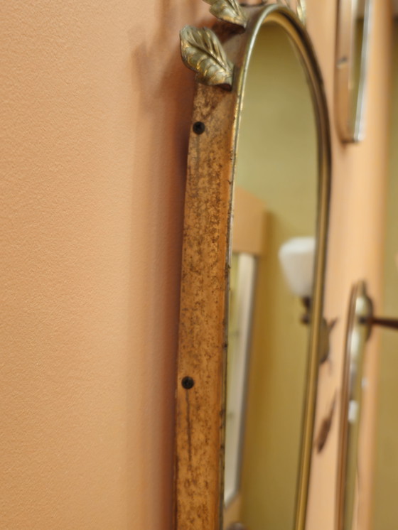 Image 1 of Miroir vintage avec bordure en laiton et feuilles, miroir mural